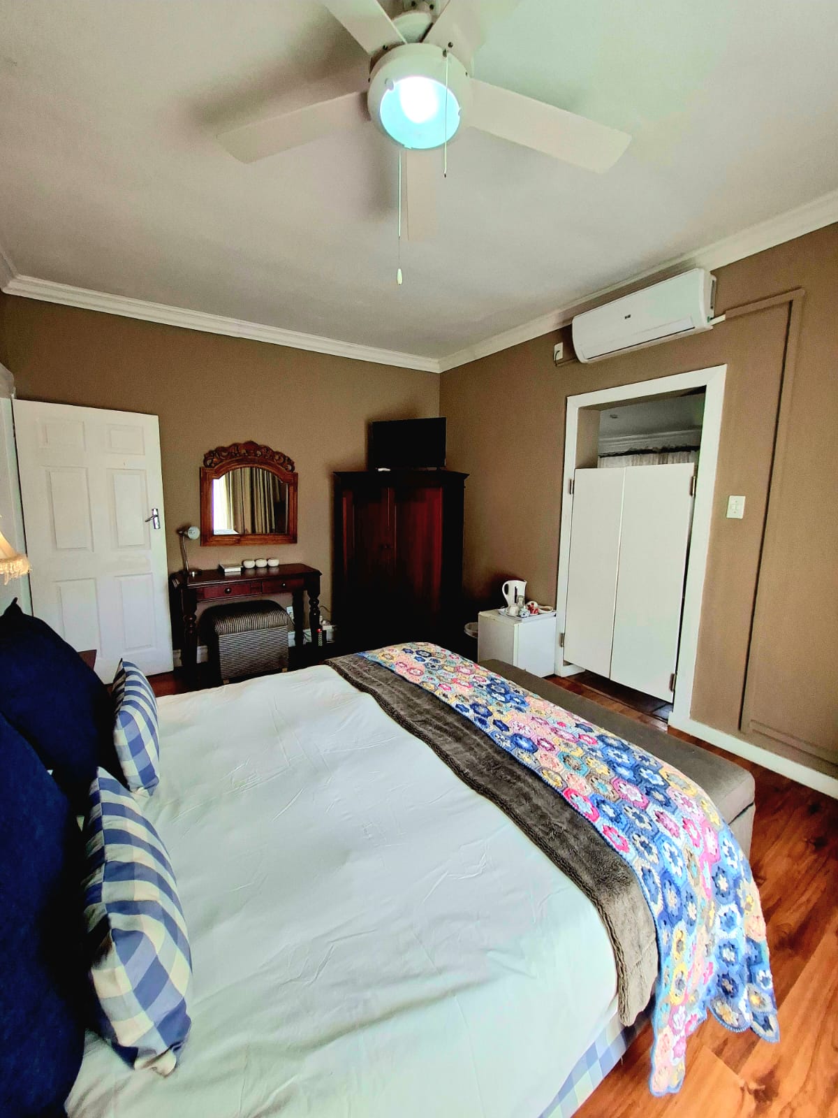 Second view of the Rosemary Suite bedroom